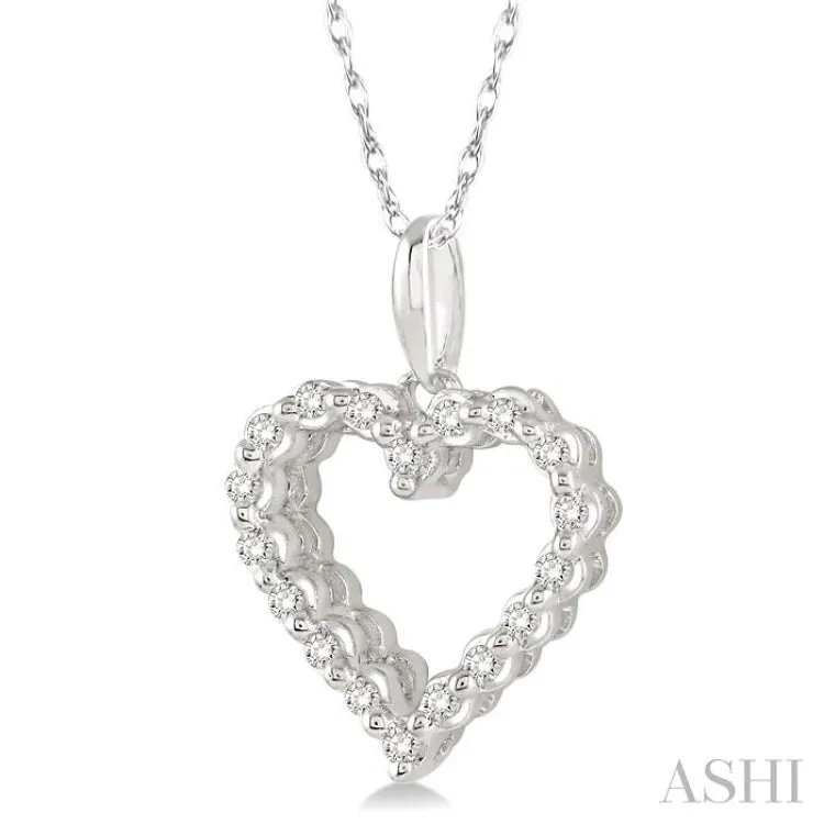 1/10 Ctw Round Cut Diamond Heart Pendant in 10K White Gold with Chain