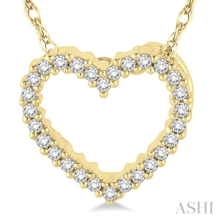 1/10 Ctw Round Cut Diamond Heart Pendant in 10K Yellow Gold with Chain