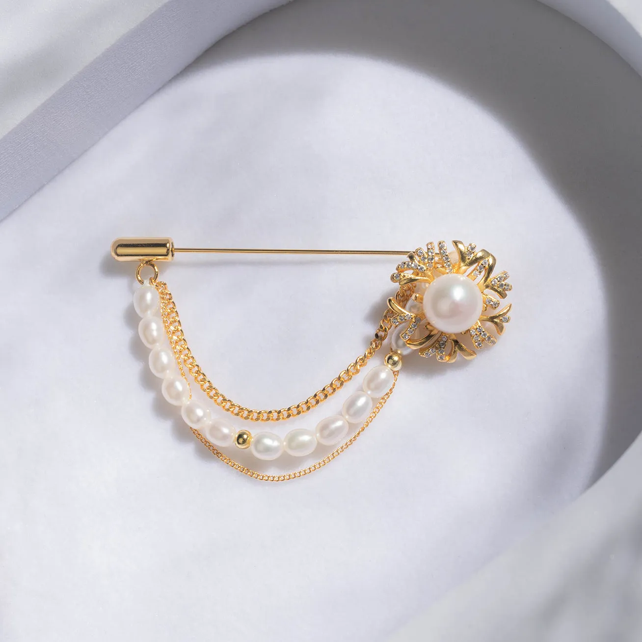 Elegant Freshwater Pearl Brooch WC00053 | GARDENS