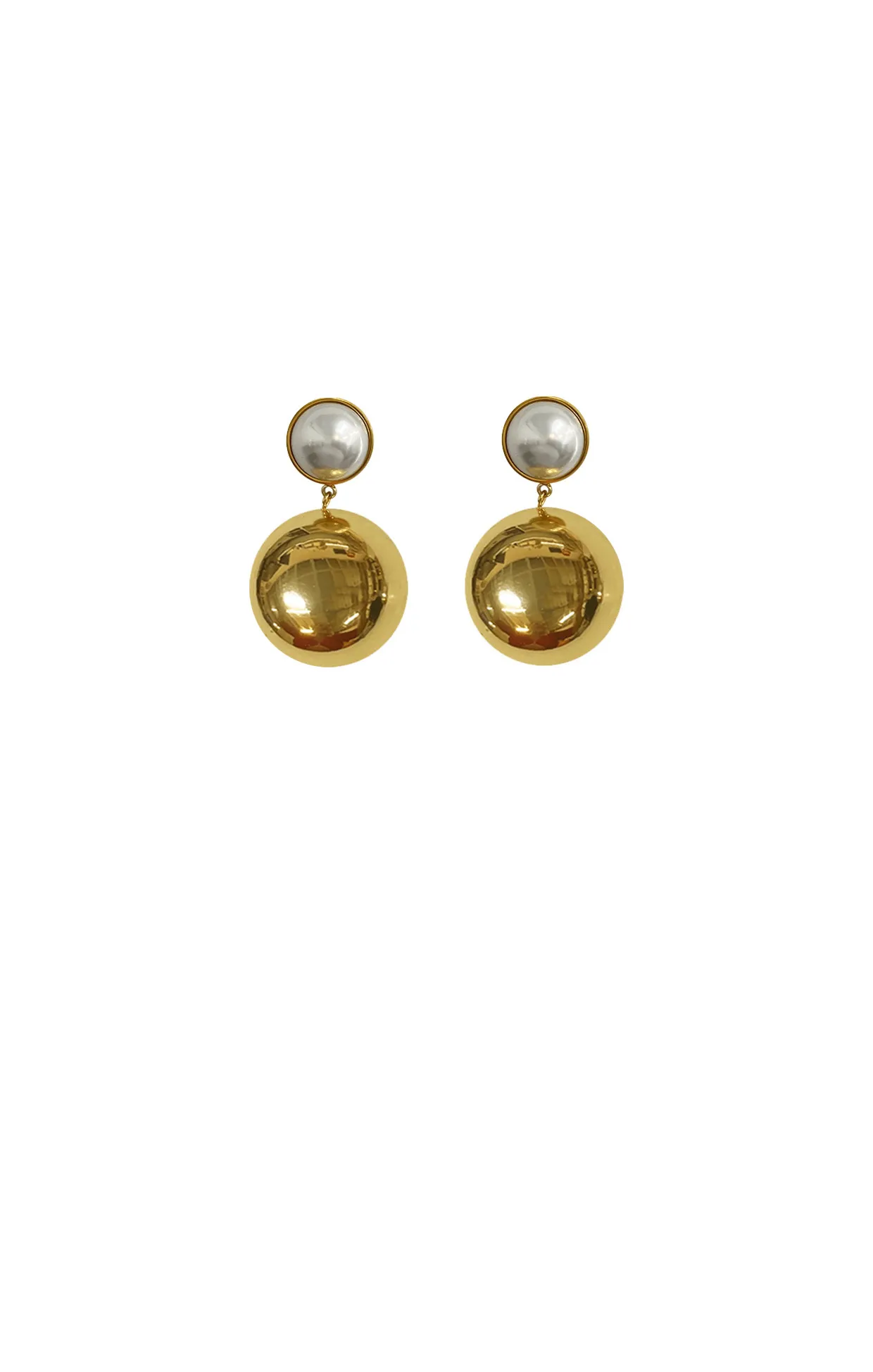 FAUX PEARL DISC DROP EARRING IN GOLD