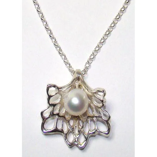 Petals & Pearls Pendant Petite