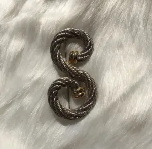 "S” Design Metal Braided Silver Plated Brooch Pin