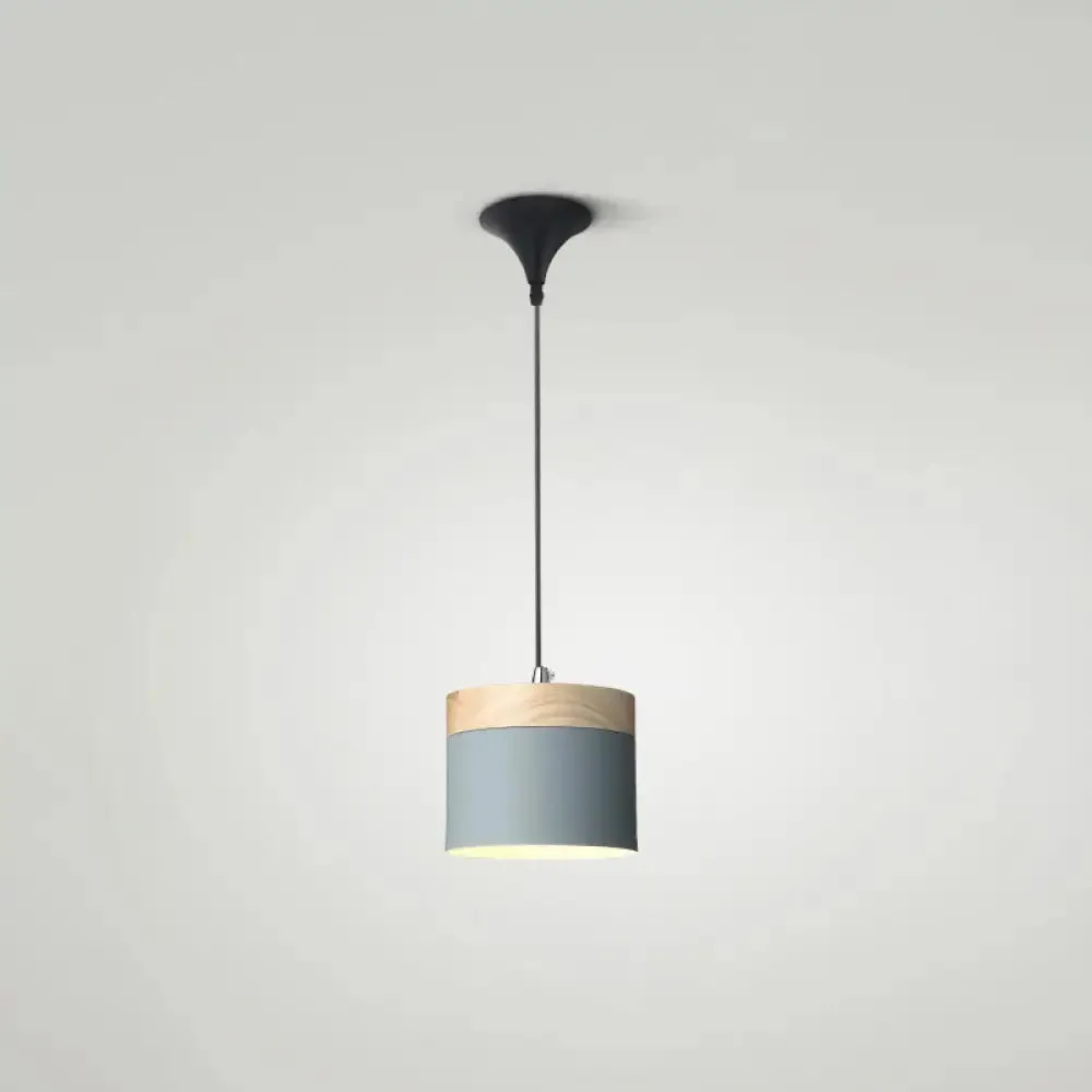 Simple Nordic Pendant Light for Restaurants & Coffee Shops - Modern and Creative Design