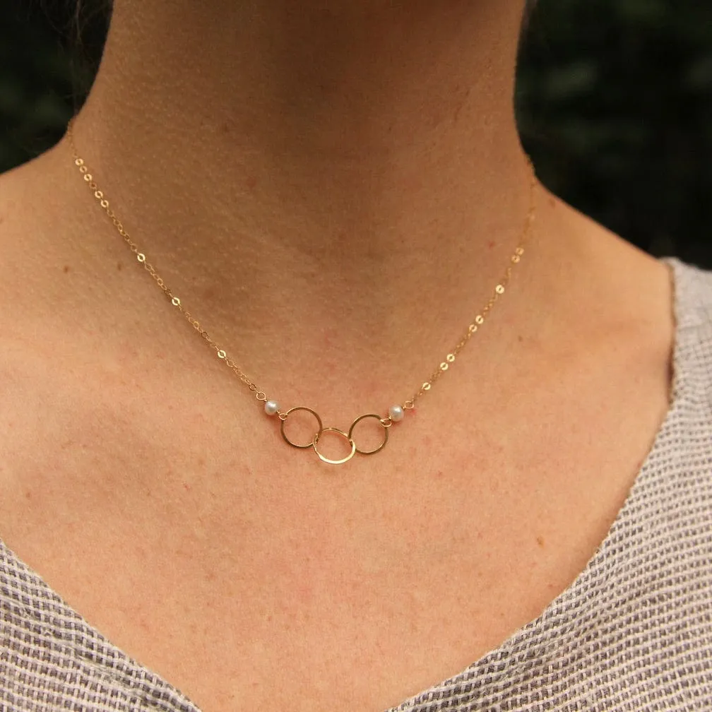 Three Circle Link Pearl Necklace