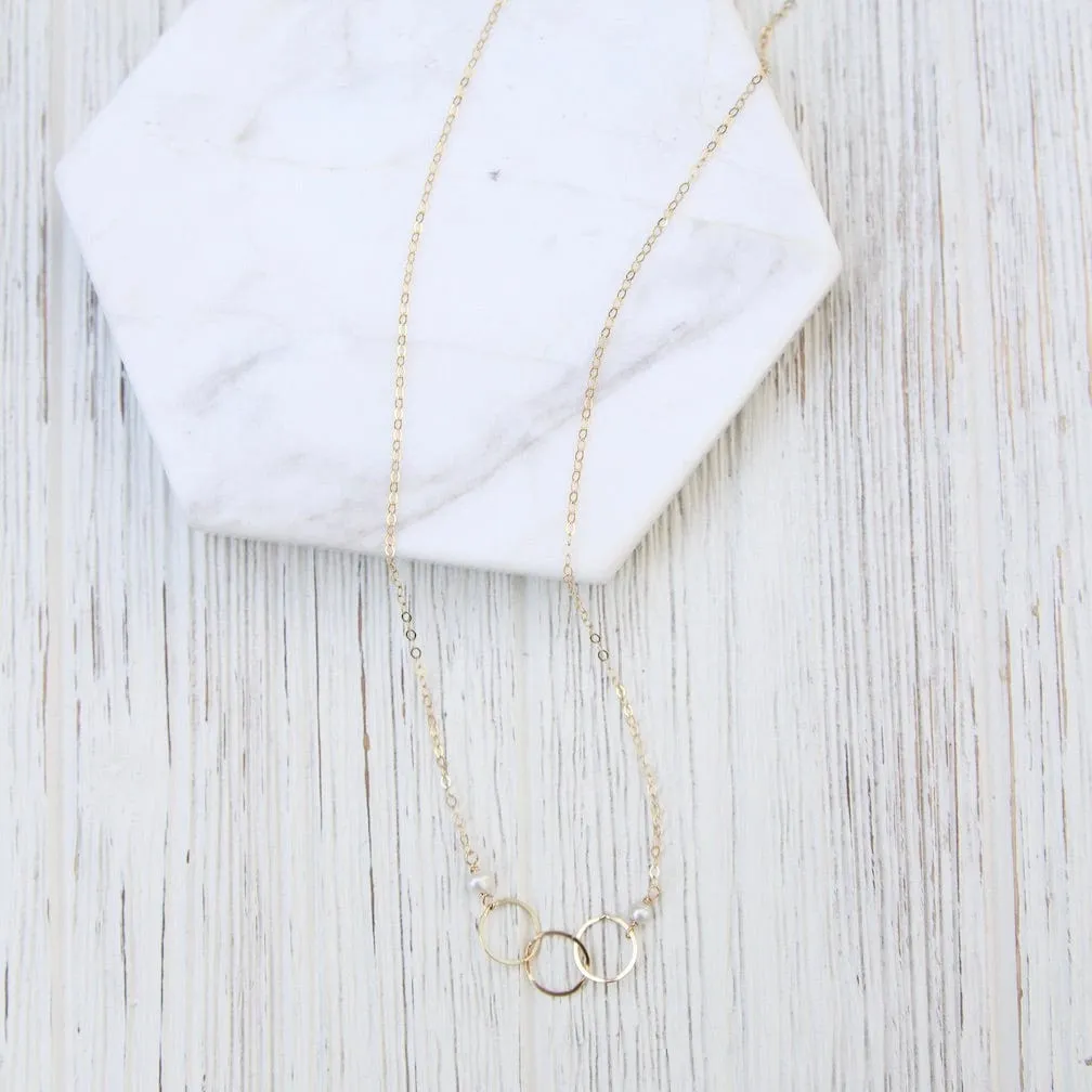 Three Circle Link Pearl Necklace