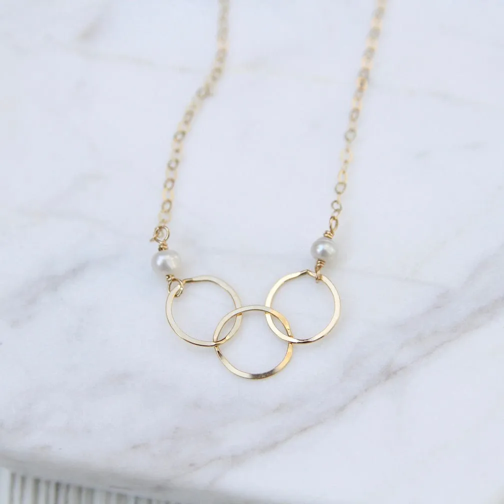 Three Circle Link Pearl Necklace