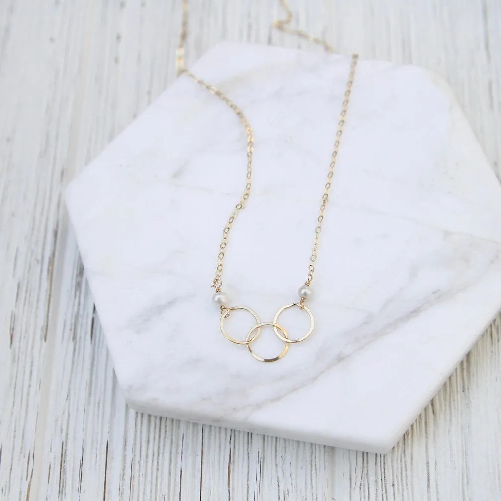 Three Circle Link Pearl Necklace