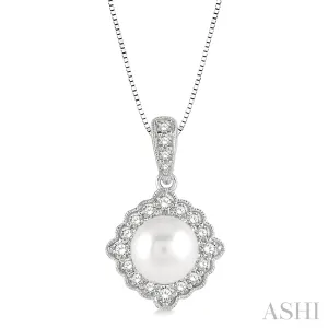 White Gold Diamond and Pearl Pendant