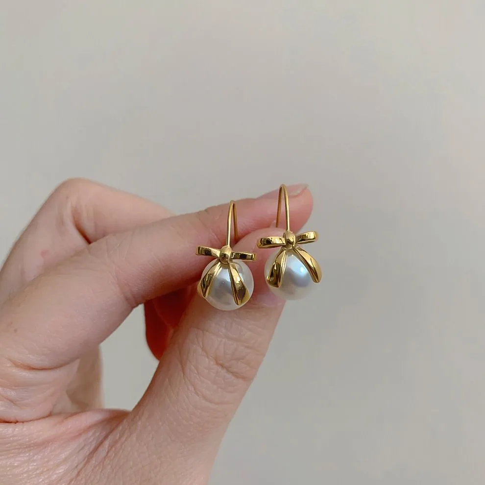 WKnot Styled Inlaid Pearl Drop Earrings JLT12892